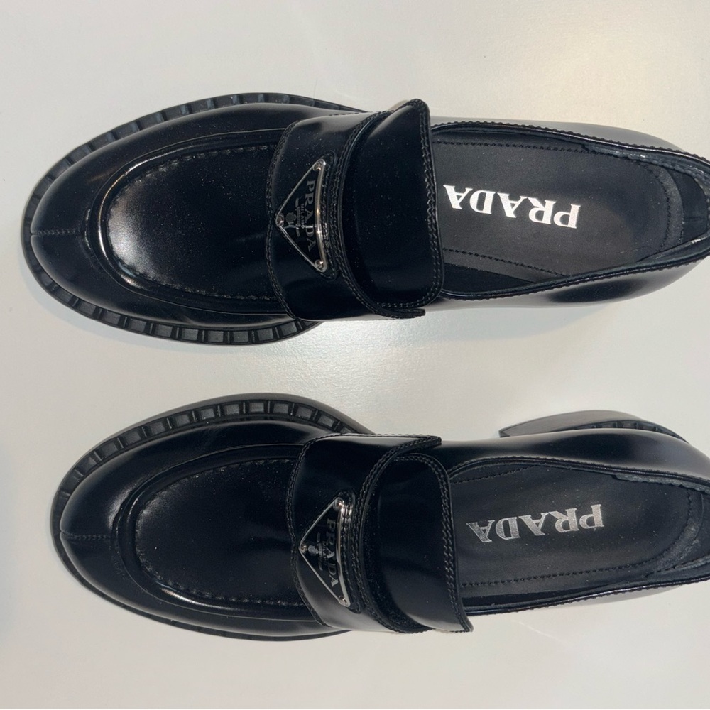 Prada Women’s Black Loafers - Picture 11 of 13